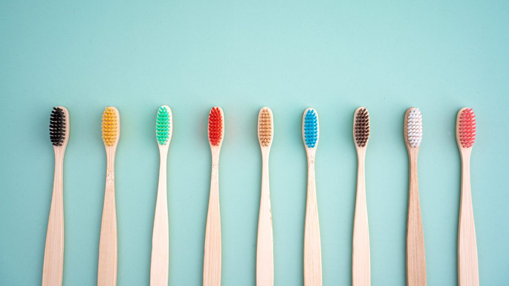 كلّ ما تحتاجون إلى معرفته من معلومات حول فرشاة الأسنان الخاصّة بكم