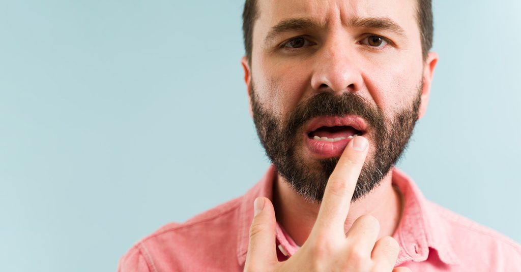 ما هو جفاف الفم؟ أسباب جفاف الفم ونصائح لعلاج جفاف الفم